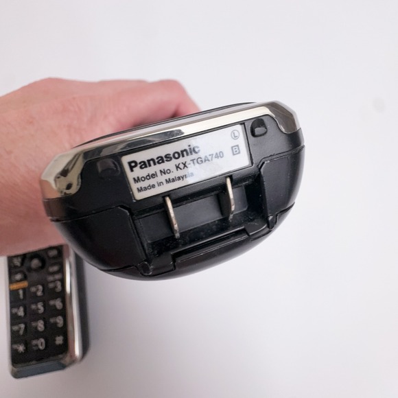 Panasonic Cordless Expansion Handsets KX-TGA740 LOT of 2 FOR PARTS Blank Screens - Picture 3 of 3